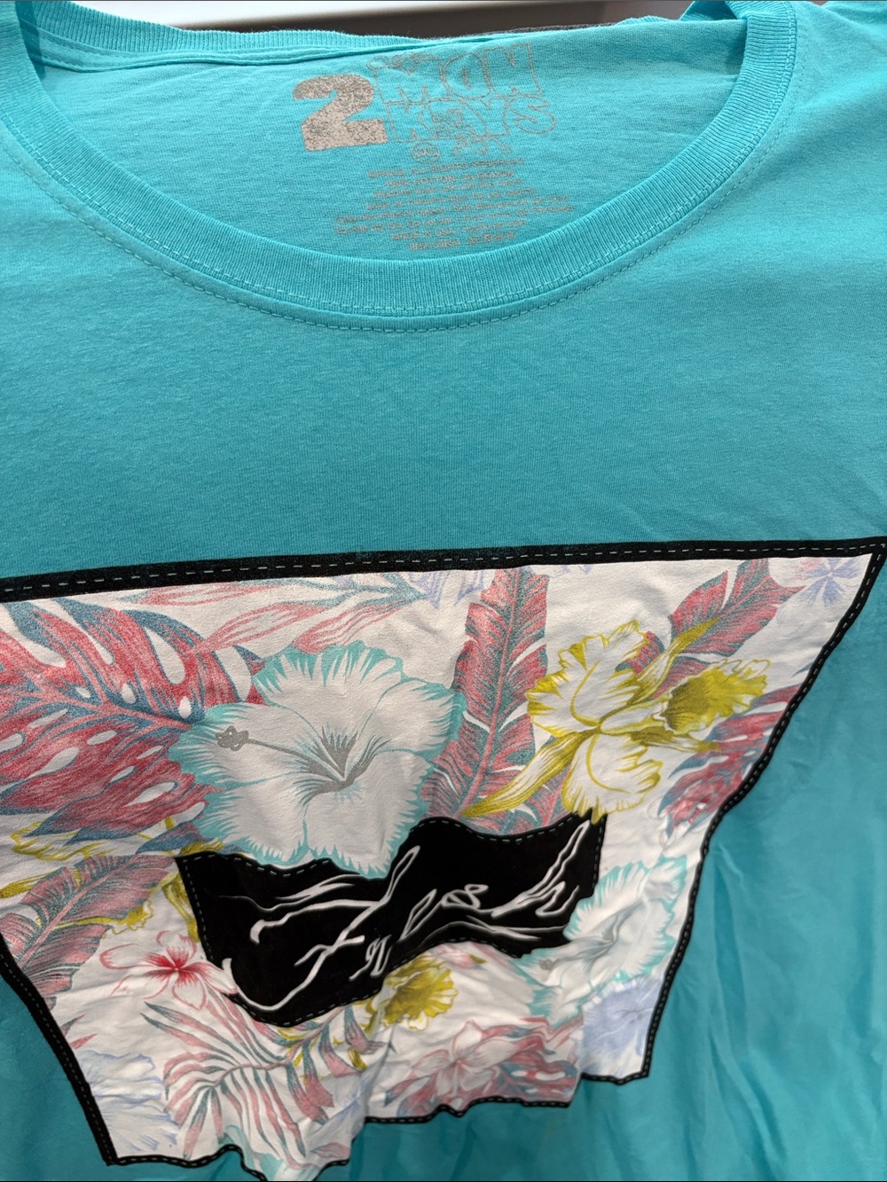 2•WILD Turquoise Floral Graphic Short Sleeve Tee